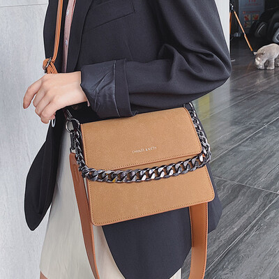 

New small square bag female 2019 new wave fashion retro matte Korean version of the wild Messenger bag ins super fire package