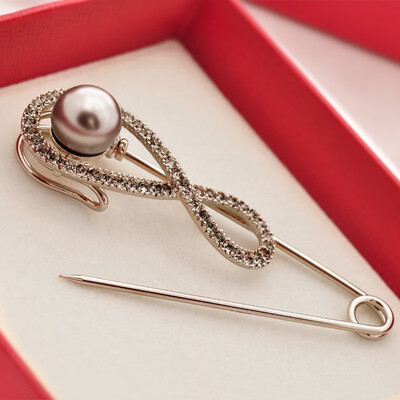 

Simple imitation pearl ladies shirt brooch ornament