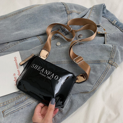 

New small bag female 2019 new wave Korean fashion wild Messenger bag ins chest bag laser shoulder pocket