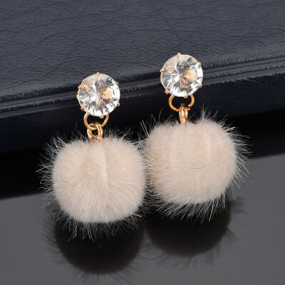 

EK533 Korean Sweet Hair Ball Stud Earring For Women Jewelry Black Red Crystal Female Personality Simple Pink Plush Fur Earing