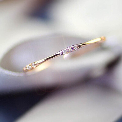 

Gold Tiny White Topaz Pieces Of Exquisite Lady Engagement Ring Wedding Rings