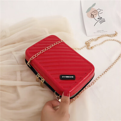 

2019 new fashion diagonal stripes Korean shoulder bag casual wild Messenger small square bag personality letter chain bag