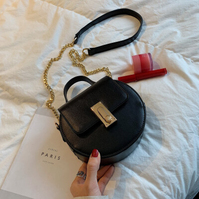 

Summer girls small round bag 2019 new Korean version of the network celebrity hand-held small bag lock chain bag slanted womens