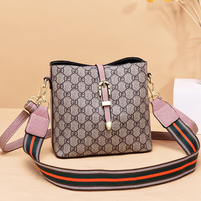 

In summer the new womens fashion is full of handbags wide shoulders single shoulder bags oblique straddling womens bags