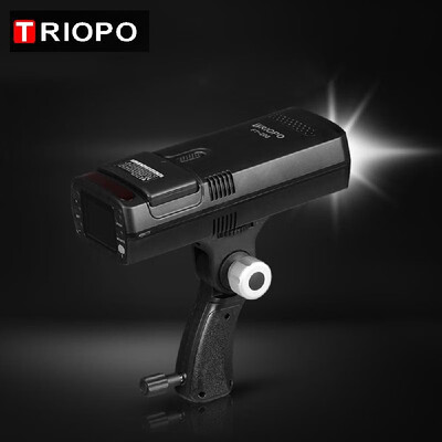 

TRIOPO F1-200 Portable 24G Wireless TTL Flash Outdoor Flash Light 18000s HSS GN53 200Ws with Built-in 2900mAh Lithium Battery Co