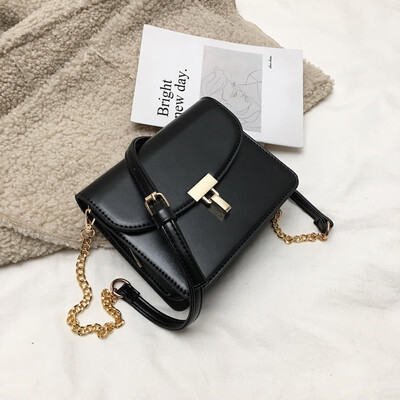 

Hong Kong style retro texture bag female 2019 new Korean version of the wild single shoulder slung portable fashion chain small square bag