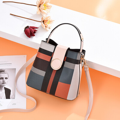 

In summer the new ladies Korean wave Joker single shoulder diagonal bag color portable bucket bag