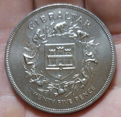 

38mm Gibraltar 25 Year Of Coronation Queen Commemorative Jubilee Coin UK The United Kindom