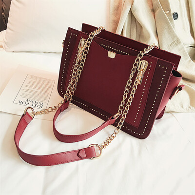 

Bag female 2019 new fashion Messenger bag tide Korean version of the simple rivet shoulder bag casual scrub chain handbags