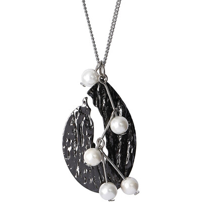 

Bosnia National Wind Hollow Leaves Multi-Layer Pearl Sweater Chain Necklace