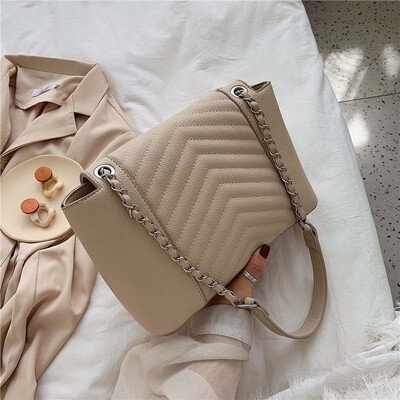 

Bag female new versatile simple embroidery line single back Messenger bag fashion chain small square package tide
