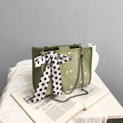 

Tailored New Wave Versatile Sen Fresh Lace Shoulder Messenger Bag Student Travel Bag