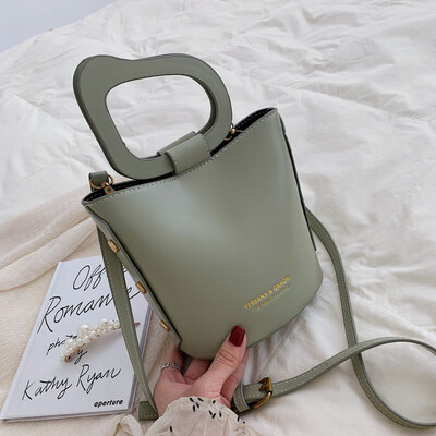 

Girls small bag female new Korean version of the retro Messenger bag personality fashion portable bucket bag