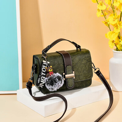 

The summer Korean version of the new little girls single shoulder oblique satchel is stylish&retro handbag