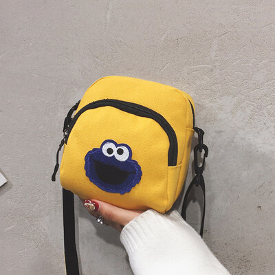 

Female bag 2019 new Japan&South Korea casual wild student shoulder bag ins canvas bag slung cartoon sesame street bag