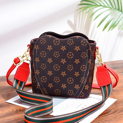

Net red packets womens new summer love-shaped simple messenger bag shoulder bag Korean style texture ins