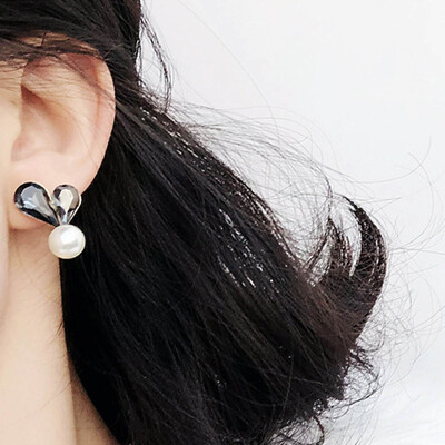 

New Design Korean Sweet Lover Heart Small Stud Earring For Girls Temperament Crystal Earring Nice Birthday Gift