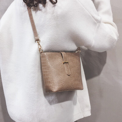 

Advanced sense bag female bag new 2019 Korean version of the wild bucket bag solid color simple net red shoulder Messenger bag tide