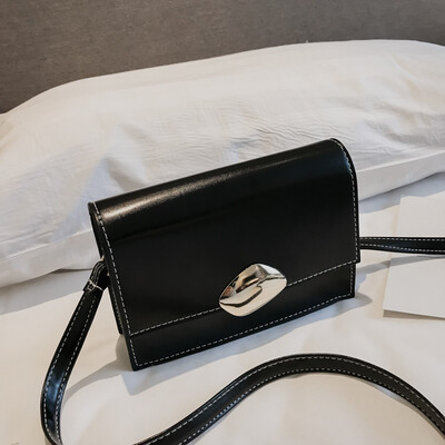 

Net red black bag female 2018 autumn&winter new wave simple fashion small square bag Korean version of the wild shoulder Messenger bag
