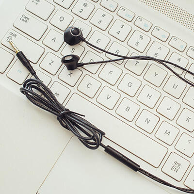 

In-Ear Headphones Android Phone Common Wired Metal Earphones Headset For Video Game Mobile Phone