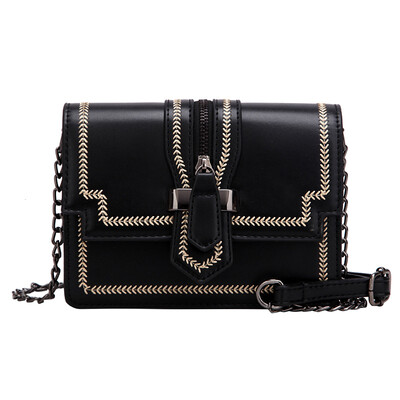 

Fashion temperament wild broadband handbag 2019 new hit color small square package tide Korean version of the personality lock buckle shoulder bag