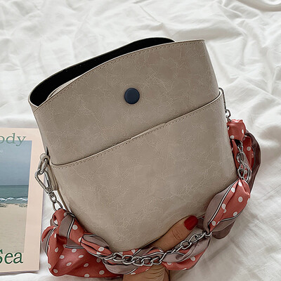 

Summer 2019 new bucket scarf solid color Korean leisure Joker shoulder slung a small bag of women