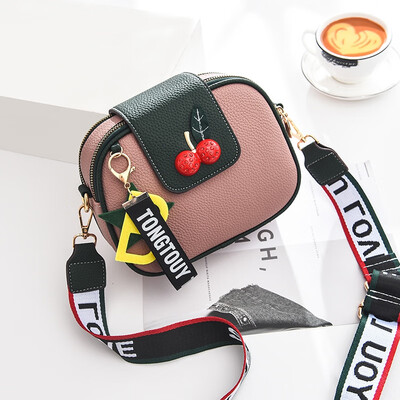 

On the new womens bag tide Korean version of Joker shoulder bag messenger bag girl fashion casual simplicity