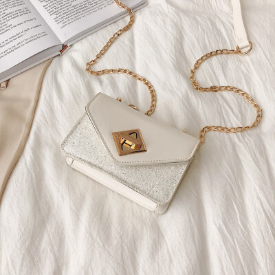 

2019 new one-shoulder small bag female tide Korean version of the mini chain small square bag wild rivet wide shoulder strap Messenger bag