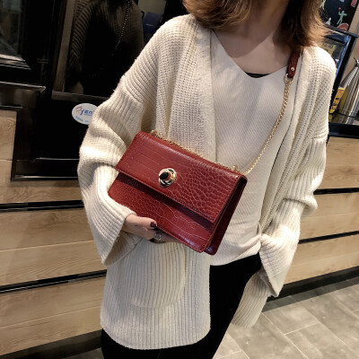 

Qiao Bani 2018 new European&American style fashion simple solid color crocodile pattern clamshell bag shoulder diagonal female bag wholesale