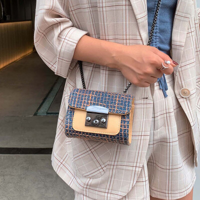 

Texture bag women 2019 summer new fashion contrast small square bag Joker lock chain shoulder Messenger bag