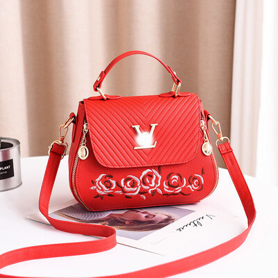 

Female bag 2019 new bag female Korean version of the stereotype embroidery fashion handbags Messenger shoulder bag