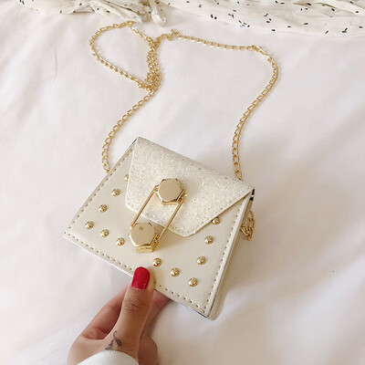 

Personality rivet cosmetic bag 2019 new Korean fashion retro chain bag female casual wild shoulder Messenger bag