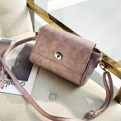 

Autumn&winter small bag female 2018 new wave retro harbor wind small square bag fashion girl shoulder bag wild Messenger bag