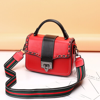 

In summer the Korean version of the New Bag Girl Bag Chao has a wide-band handbag with one shoulder&one shoulder inclined bag