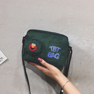

Ins super fire canvas small bag female 2019 on the new wild Harajuku student cartoon Messenger bag net red di di package