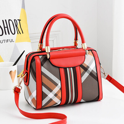 

Bag female 2019 spring&summer new embroidered handbag cool fashion handbags pillow bag wholesale