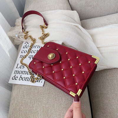 

Summer rhombic chain mobile phone bag female 2019 new Korean version of the wild single shoulder slung fashion rivet small square bag