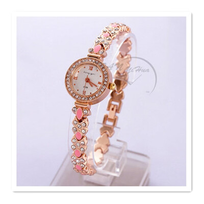 

2018 new bracelet watch ladies student Mori girl cute casual trend diamond love soft sister watch free postage