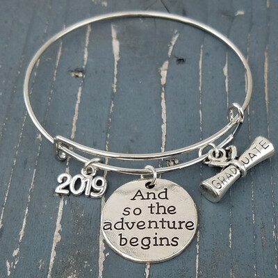 

2019 Graduation Bachelors Cap Graduation Bangle Bracelet Jewellry Gift New