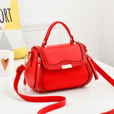 

The new Korean version of the womens bag in summer is a simple summer bag autumn&winter oblique satchel bag fashion leisur