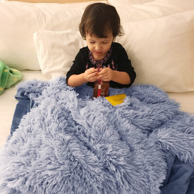 

Gobestart Blanket Soft Lightweight Luxury Comfortable Plush Hypoallergenic Blanket
