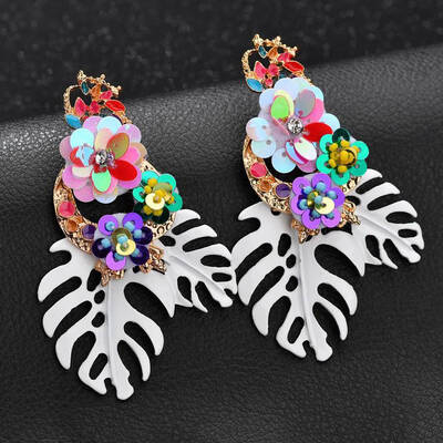 

Trendy Colorful Crystal Stud Earrings Leaves Flower Cubic Alloy Fashion Jewelry Earrings for Women