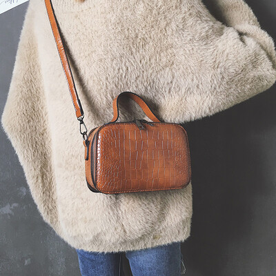 

Advanced sense bag female 2019 new Korean version of the fashion crocodile pattern texture mobile wild shoulder slung small square bag