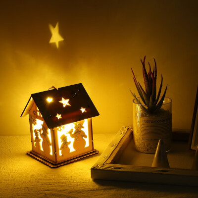 

Siaonvr Small Wooden LED House Lighted Cabin For Party Wedding Decoration Christmas Toy