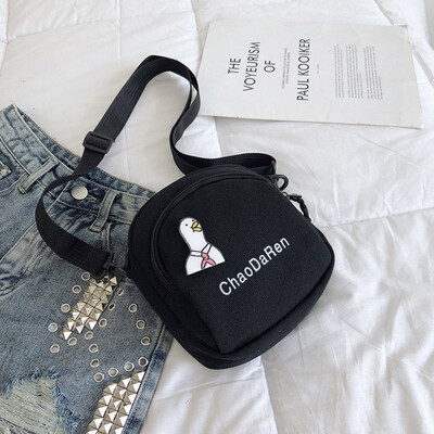 

Fashion cute casual Messenger bag female 2019 new simple wild shoulder bag personality letter canvas bag