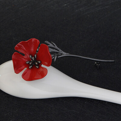 

2019 latest design brand creative red flower brooch generous minimalist clothing accessories badge gift for women