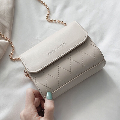 

On the new female 2019 summer new wave Korean version of Joker Messenger bag chain shoulder bag fashion small square bag