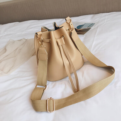 

Summer new large capacity bag female 2019 new wave Korean version of the wild single shoulder slung fashion portable bucket bag