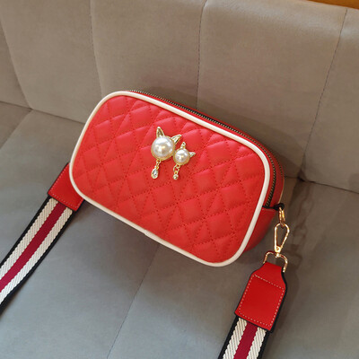 

The new fashionable style of the young&refreshing woman in summer the ladys bag with one shoulder&inclined shoulder and