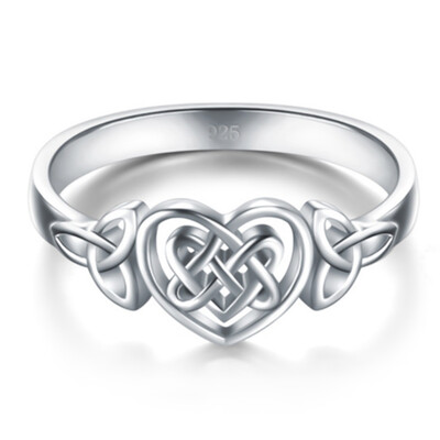

Simple Woman Carved Hollow Love Celtic Heart Knot Finger Ring Charming Creative